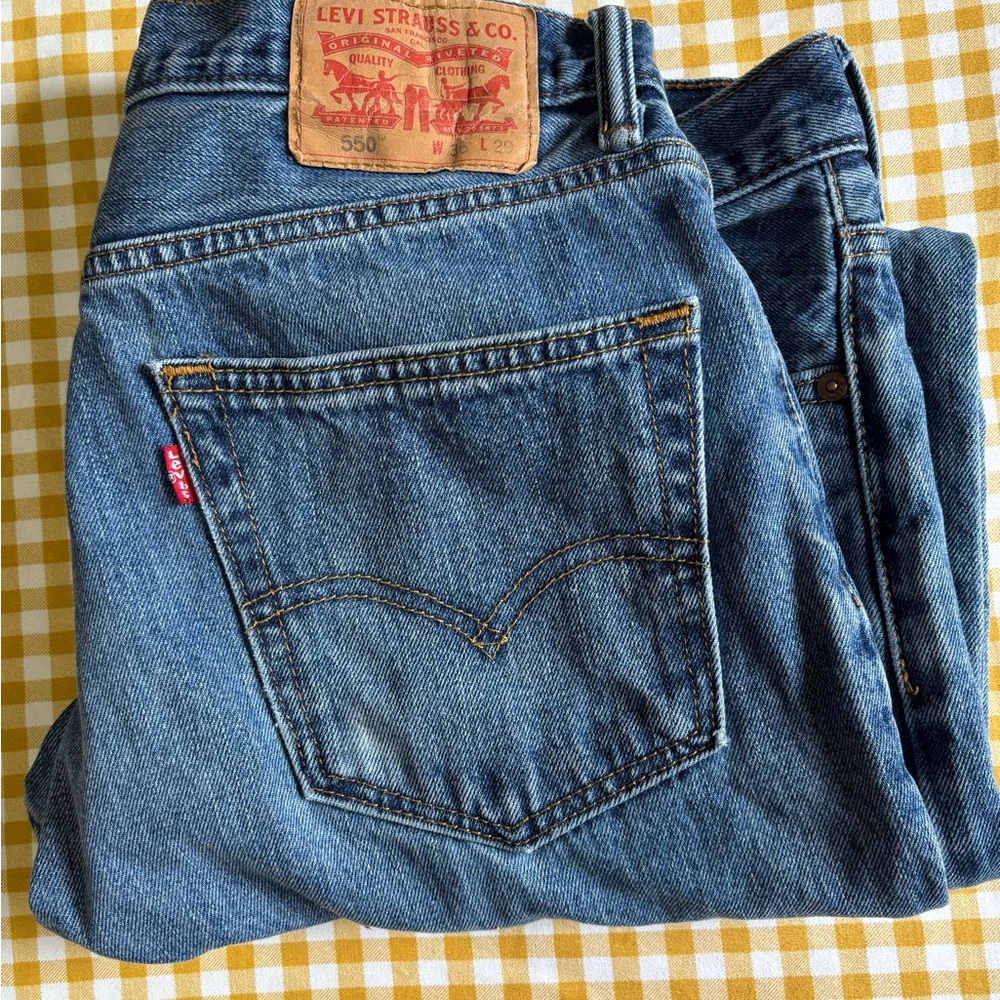 Levi's Relaxed Fit Men's Jeans in Classic Blue